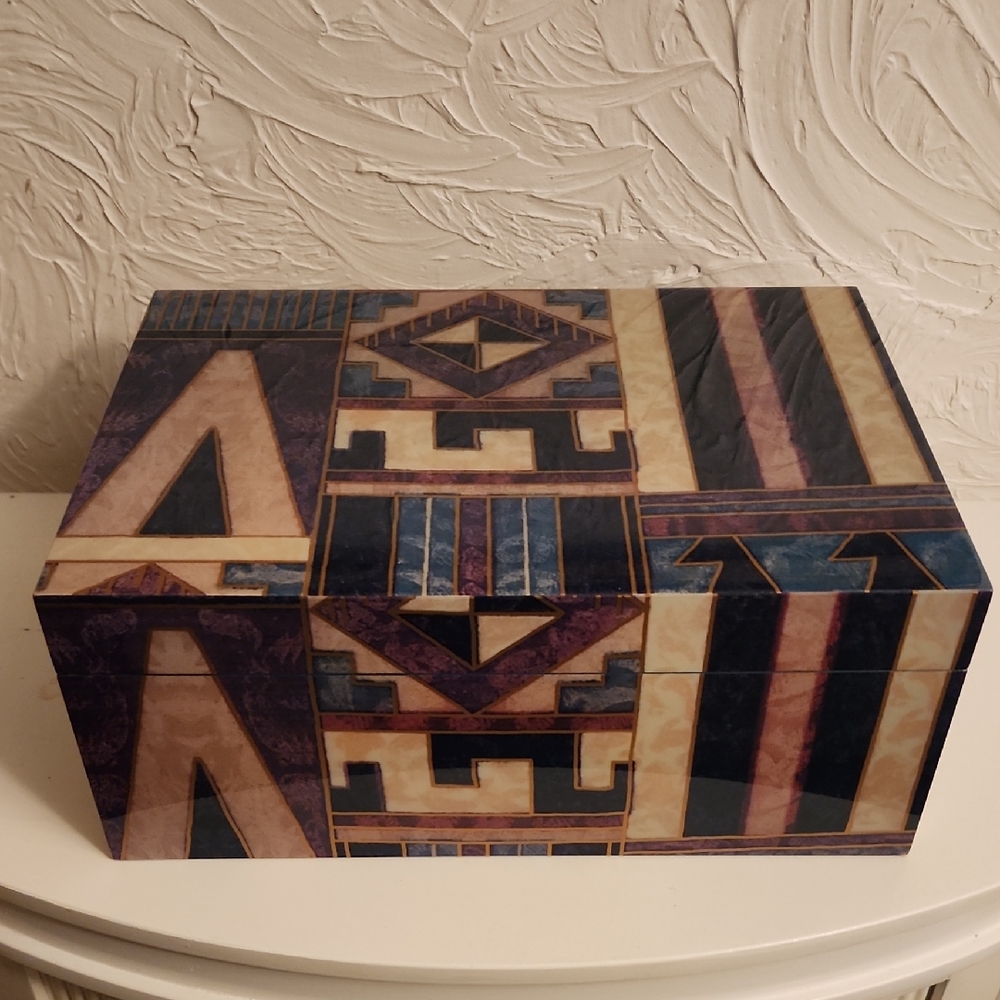 Beautiful Edler Humidor der Extraklasse aus perfektem Klavierlack Humidor.